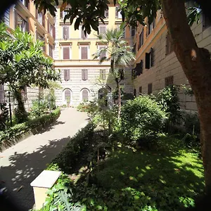 https://elegance.it-romehotels.com