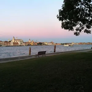 Venice Home Couette-café